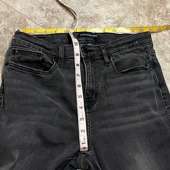 Calvin Klein High Rise Skinny Jeans Gray Faded Stretchy Pockets Size 10 / 30 - Picture 8 of 11